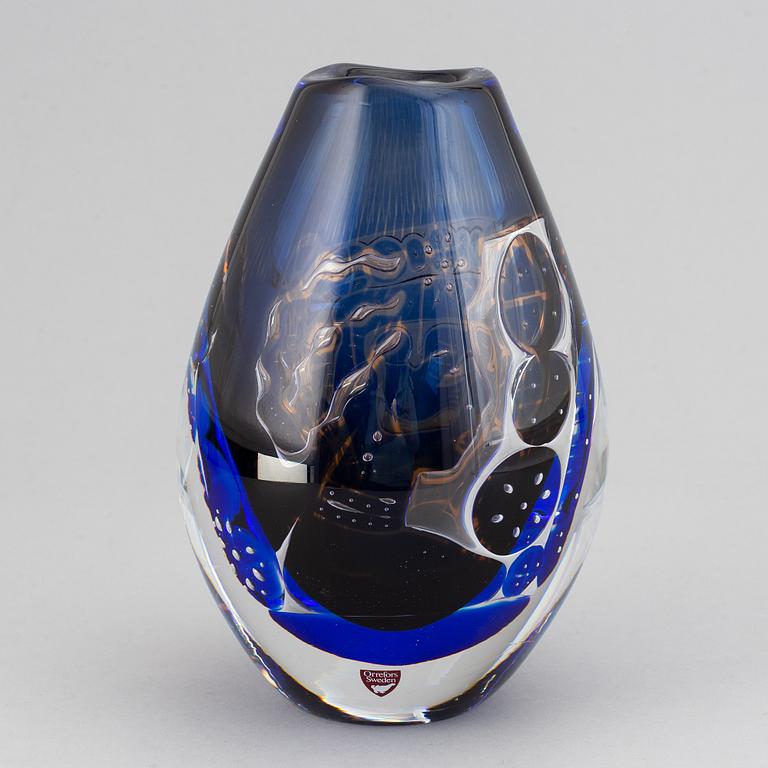 Edvin Öhrström, vase, glass, Ariel, "Flickan och Duvan", Orrefors.