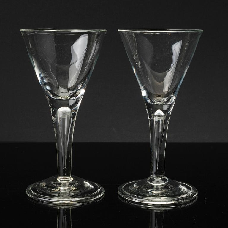 VINGLAS, SNAPSGLAS samt VATTENGLAS, 7+13+6=26 delar, "Enhörna", IKEA:s 1700-talserie, 1994.