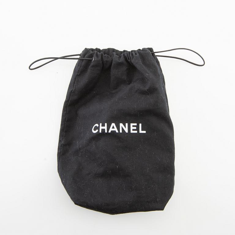 Chanel,.