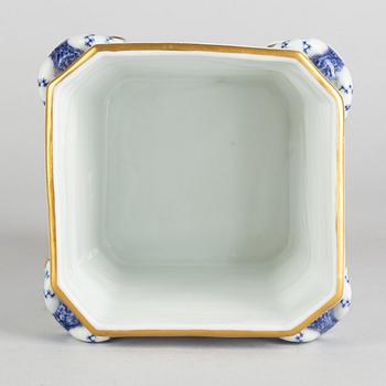 Ytterfoder, porslin, Royal Copenhagen, "Musselmalet", modell 124, 1898-1923.