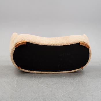 Soffa, klädd i fårskinn, Dansk formgivare, 1940-tal.
