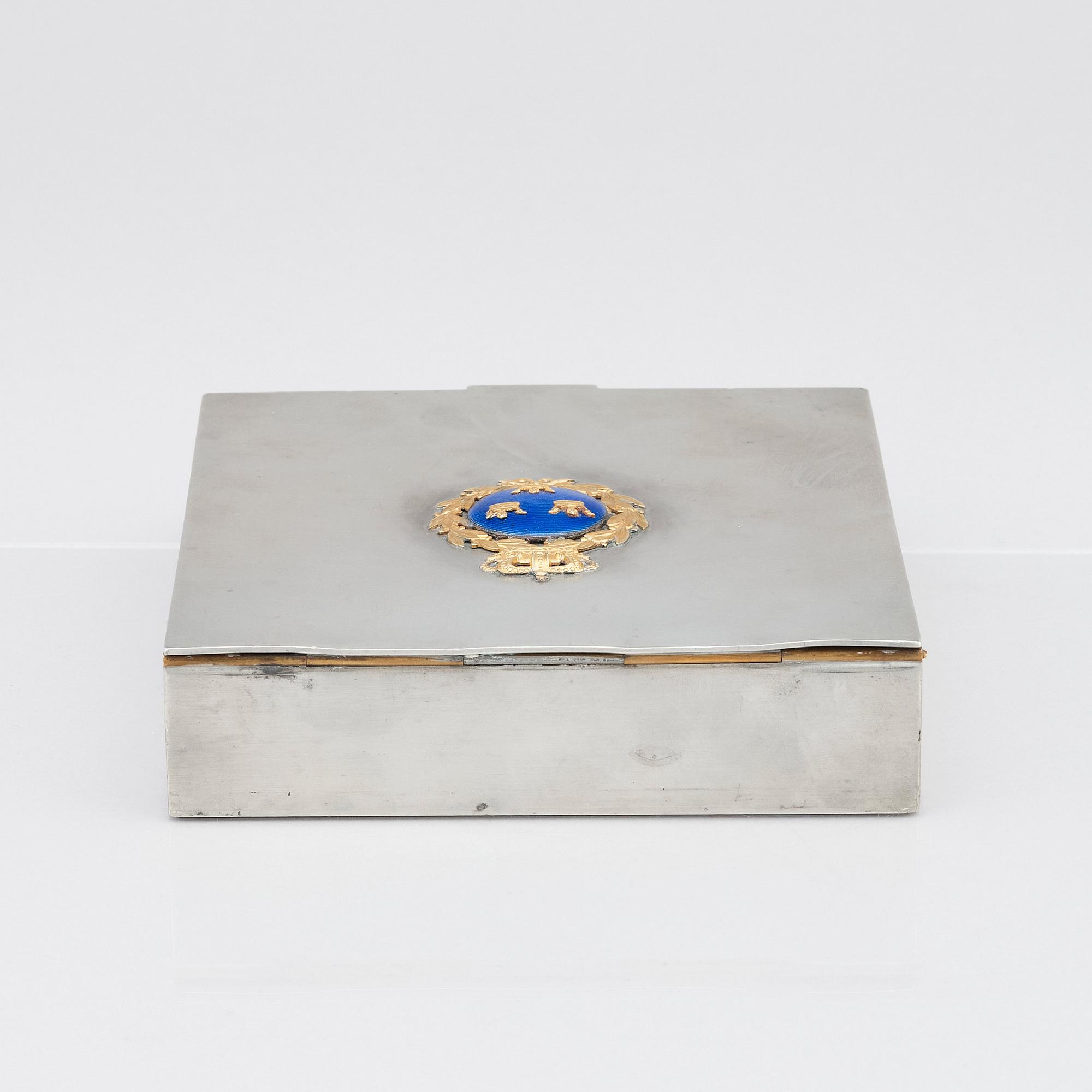 Firma Svenskt Tenn, a pewter box, Stockholm 1933.