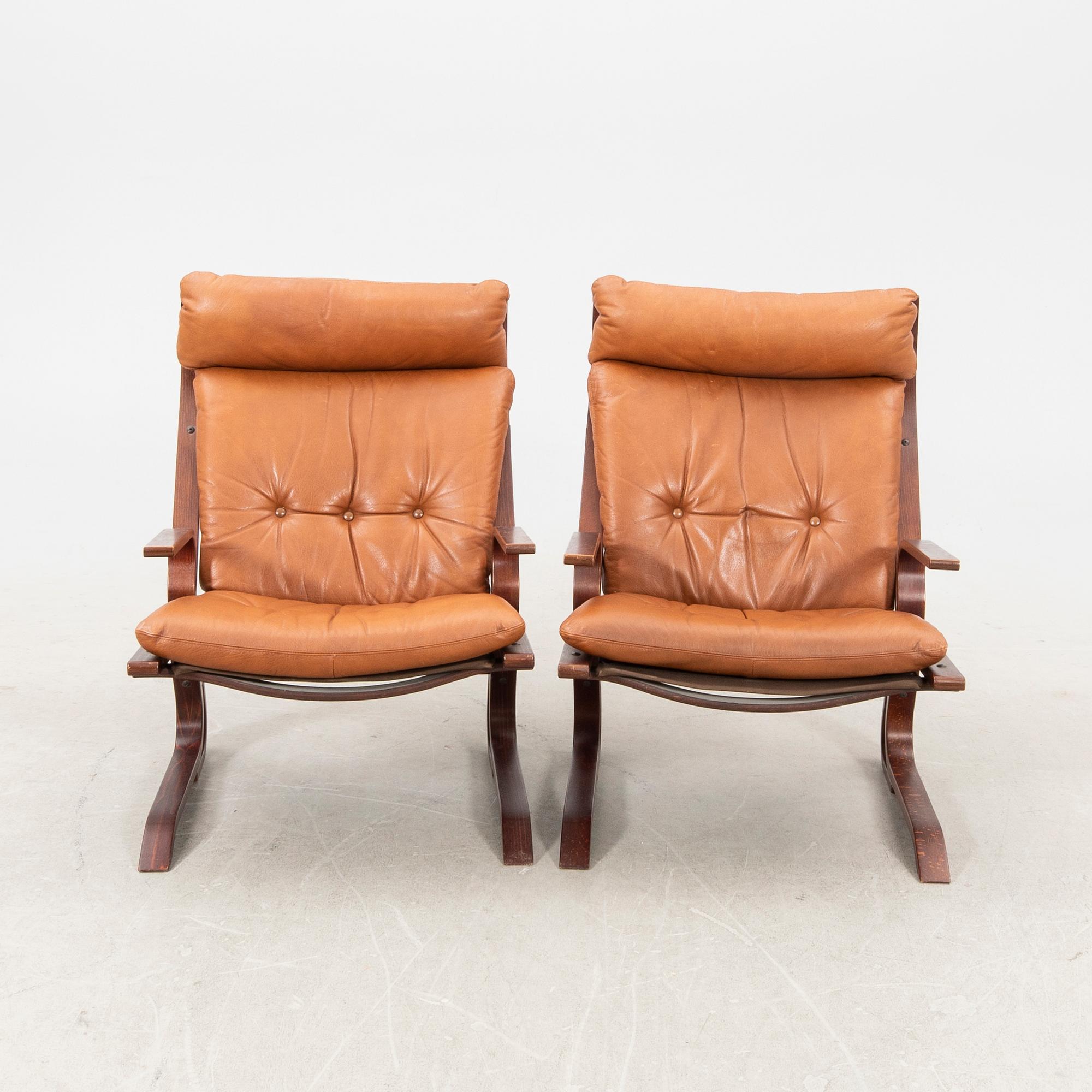 A pair of easy chairs from the second half of the 20th century.