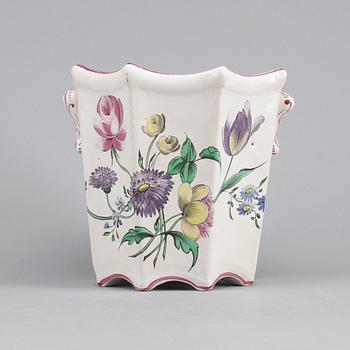YTTERFODER, fajans, Frankrike, 1800-talets slut.