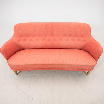 Carl Malmsten,  a Samsas sofa.