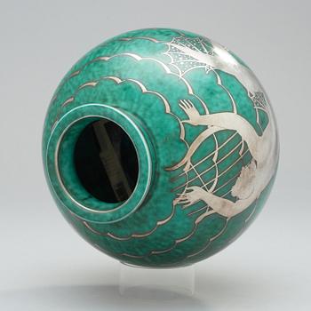 A Wilhelm Kåge 'Argenta' vase, Gustavsberg 1935.