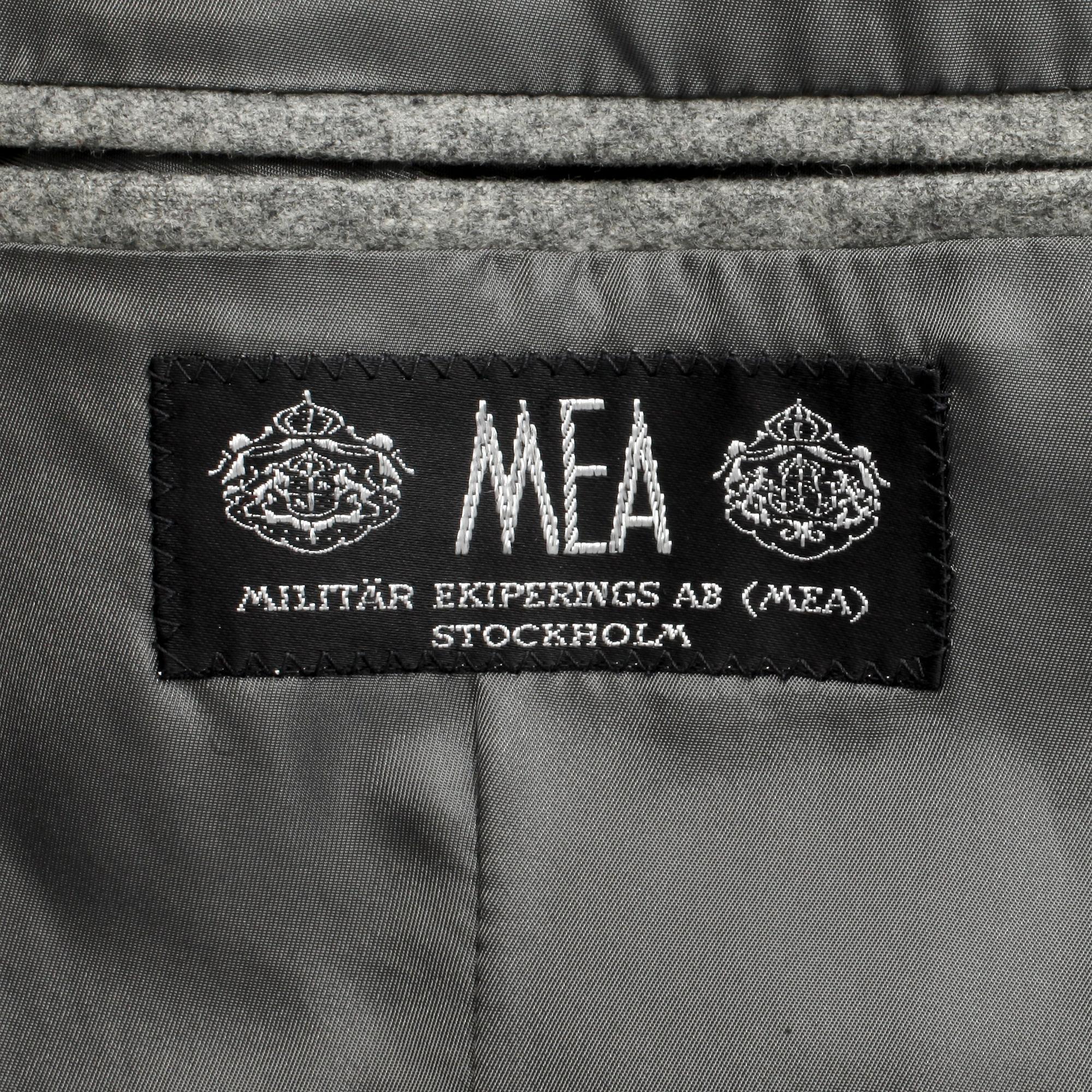MEA, kostym bestående av kavaj samt byxa.
