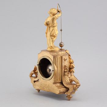 BORDSUR med GLASKUPA, 1800-talets andra hälft.