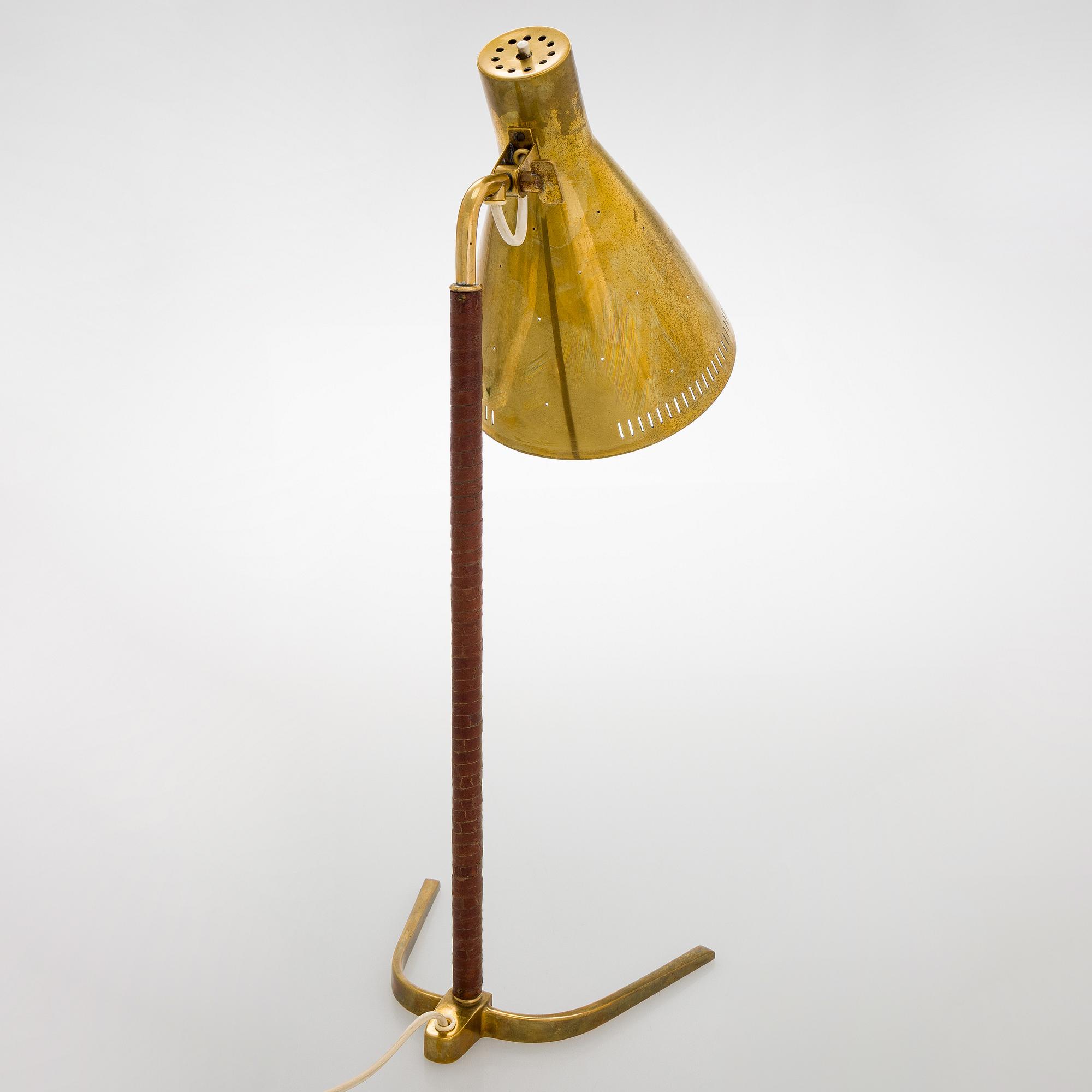 Paavo Tynell, a mid-20th century '9224' table lamp for Taito Finland.
