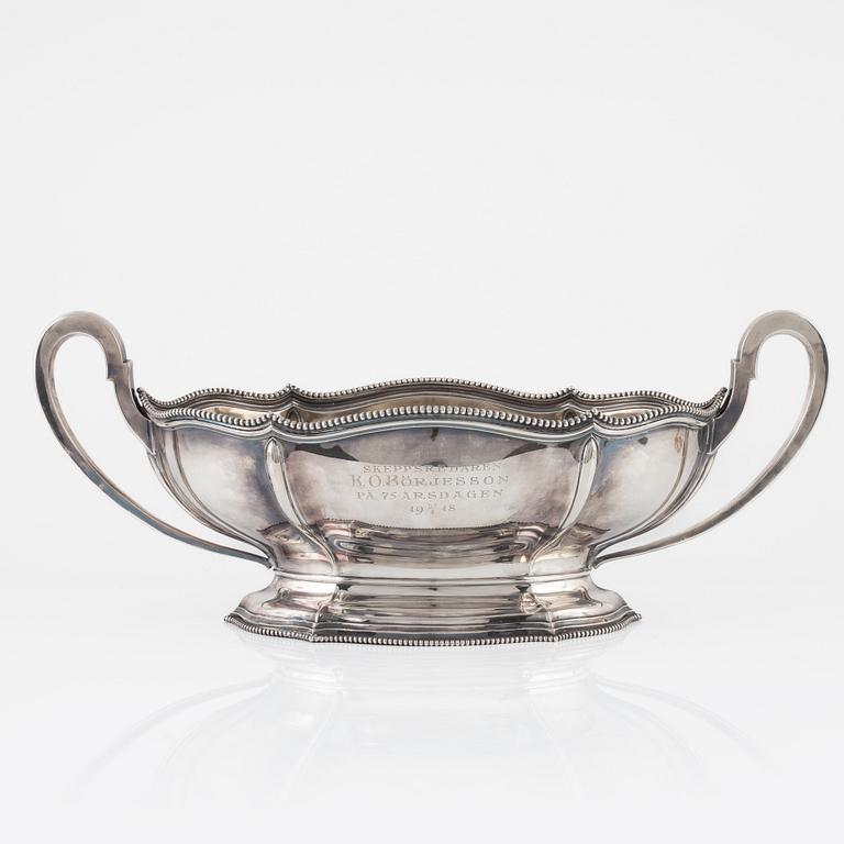 A silver jardiniere, Axel Larson, Helsingborg, 1916.