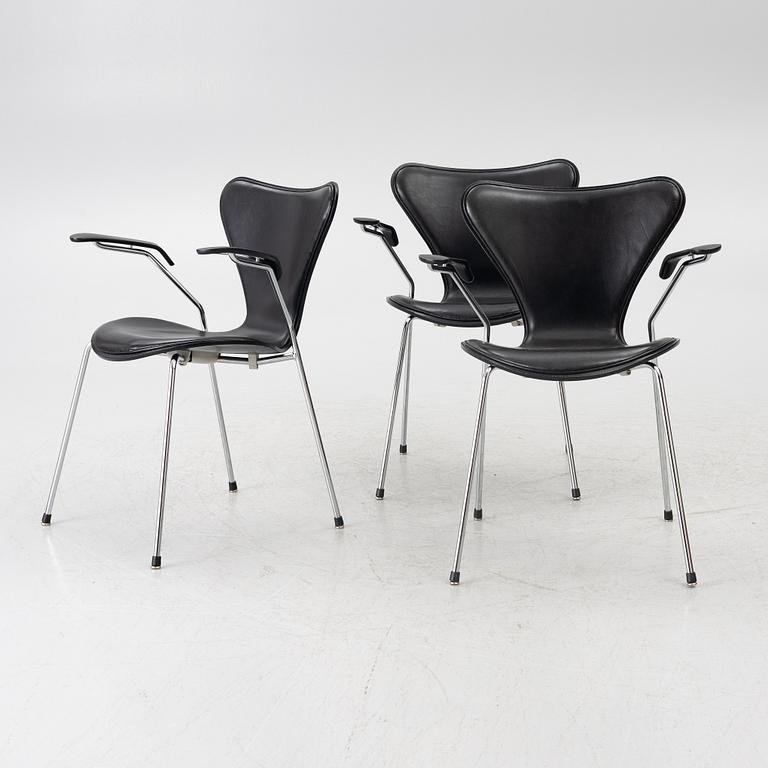 Arne Jacobsen, Armchairs, 3 pcs, “Series 7”, Fritz Hansen.