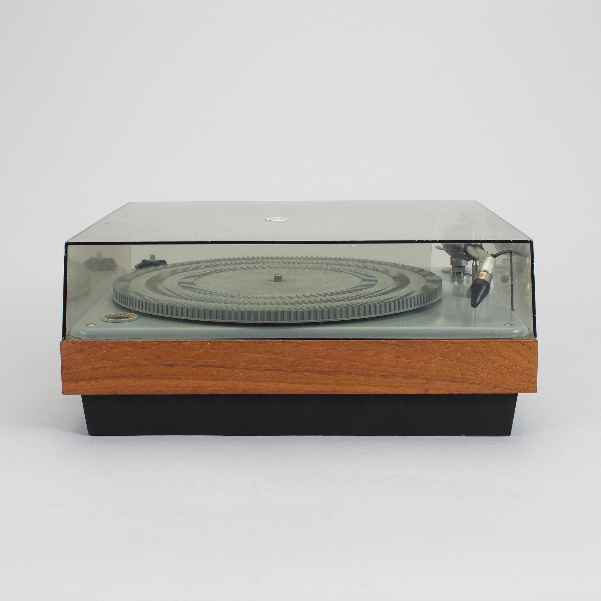 SKIVSPELARE OCH RADIO, His Master´s voice/Bang Olufsen och Conserton, Stockholm, omkring 1960.