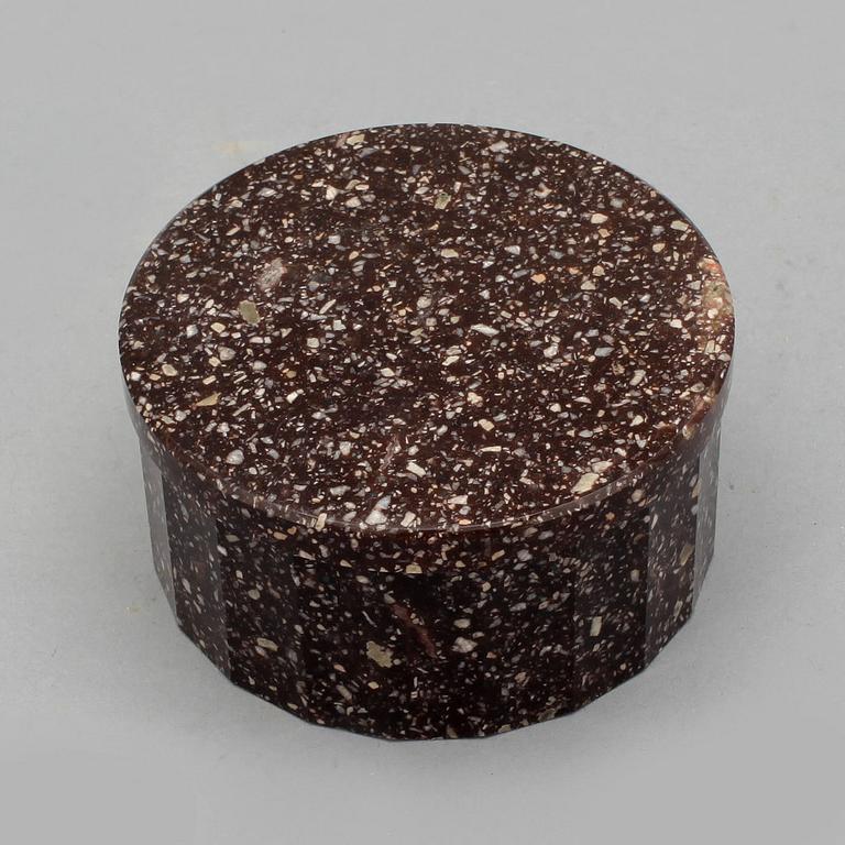 ASK med LOCK, porfyr, 1800-talets början.