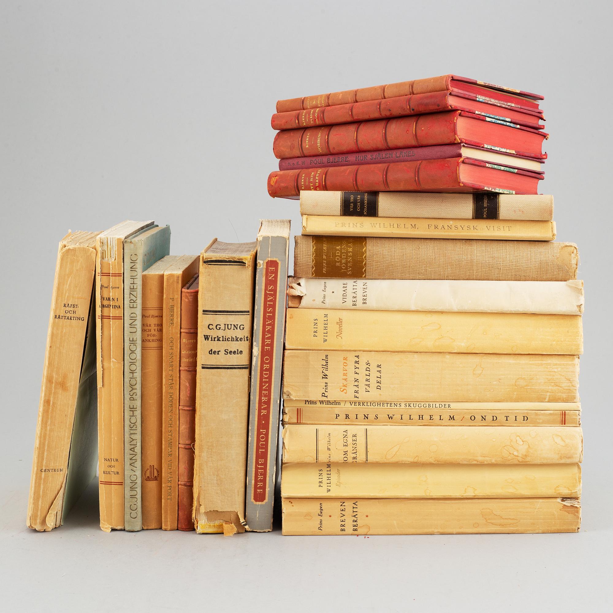 Böcker, 25 volymer. Parti dedikationsexemplar av Prins Wilhelm (8), prins Eugen (2) och Poul Bjerre (12).
