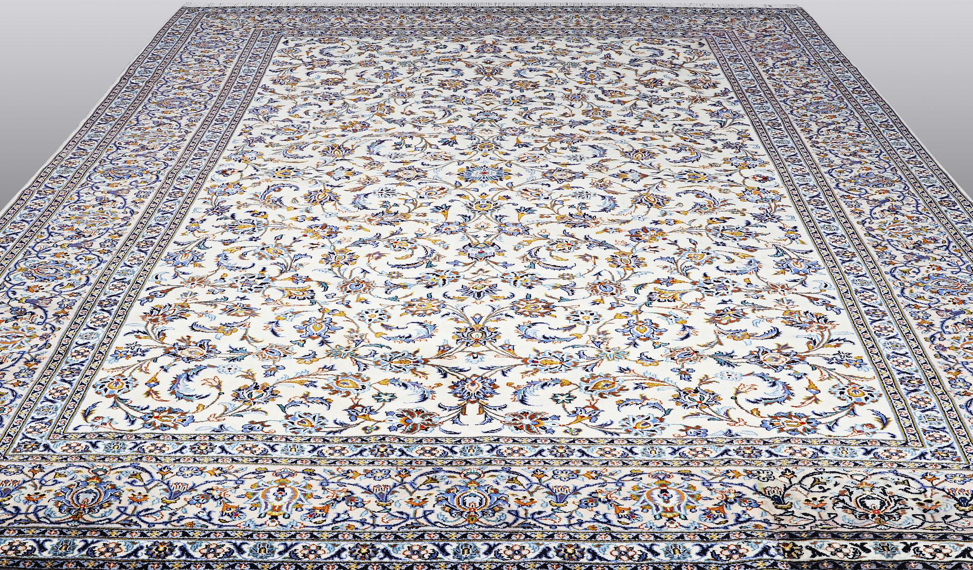 A carpet, Kashan 416 x 303 cm.