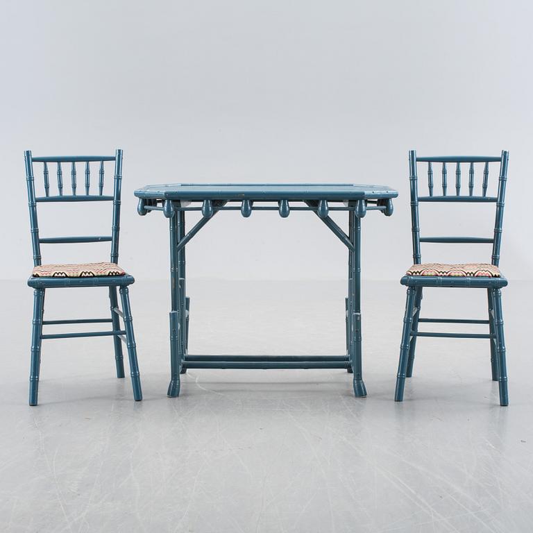 BORD och STOLAR, 2 st, 1900-tal.