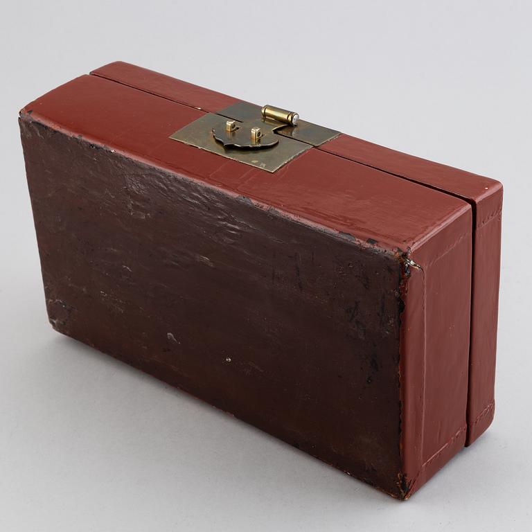 Two Chinese boxes, 20th Century.