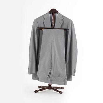 ROSE & BORN, a grey herringbone cotton suit consisting of jacket and pants. Size 54.