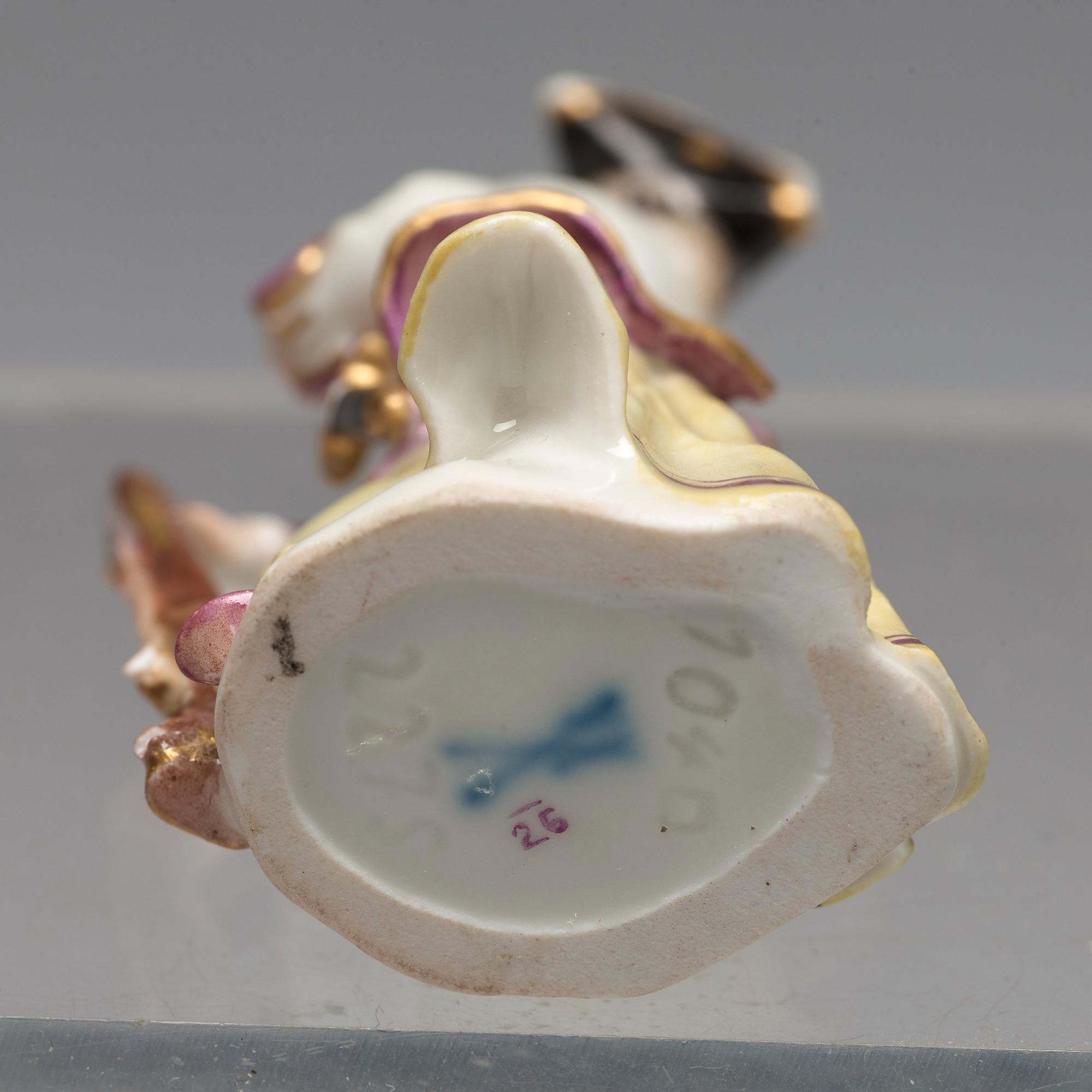 MINIATYR FIGURINER, fem stycken, porslin. Meissen, 1900-tal.