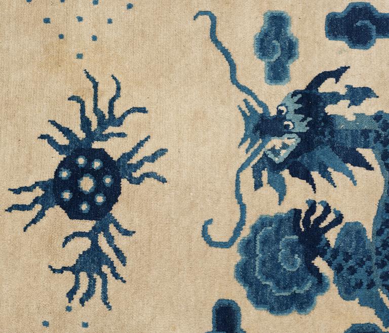 SEMI-ANTIQUE CHINESE RUG.