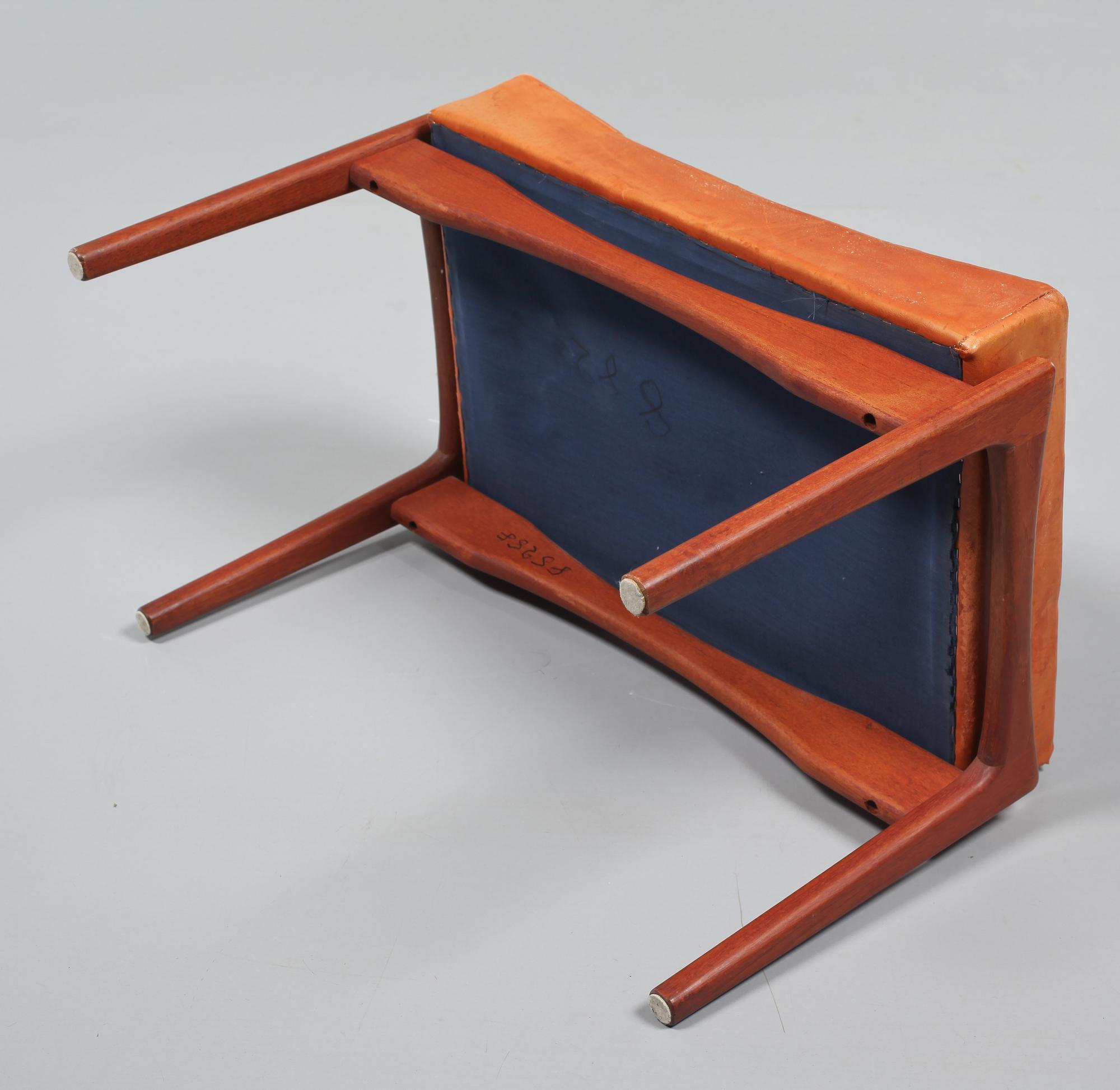 FOTPALL, "Siesta", Ib Kofod-Larsen för Ope, 1900-talets andra hälft.