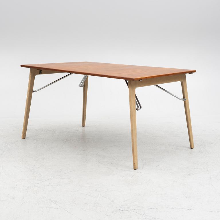 Børge Mogensen, dining table, model 162, Søborg Møbelfabrik, Denmark, 1950s.