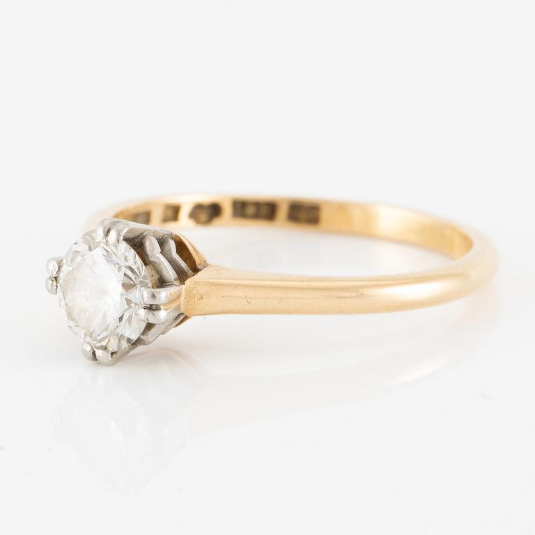 Ring, 18K gold with a brilliant-cut diamond 0.59 ct according to engraving.