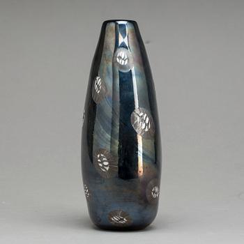 AN ERMANNO TOSO & VITTORIO FERRO GLASS VASE, later part of the 20th century.
