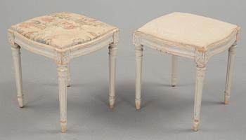 TABURETTER, ett par gustaviansk stil, 1900-talets första hälft.