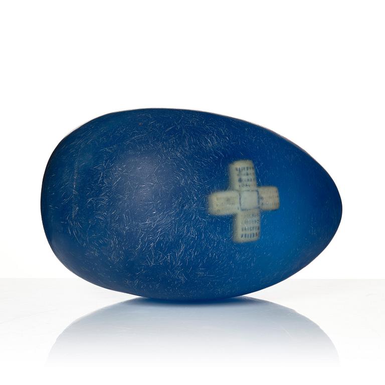 Bertil Vallien, a unique sand cast glass sculpture, 'Resting head', Kosta Boda, Sweden.