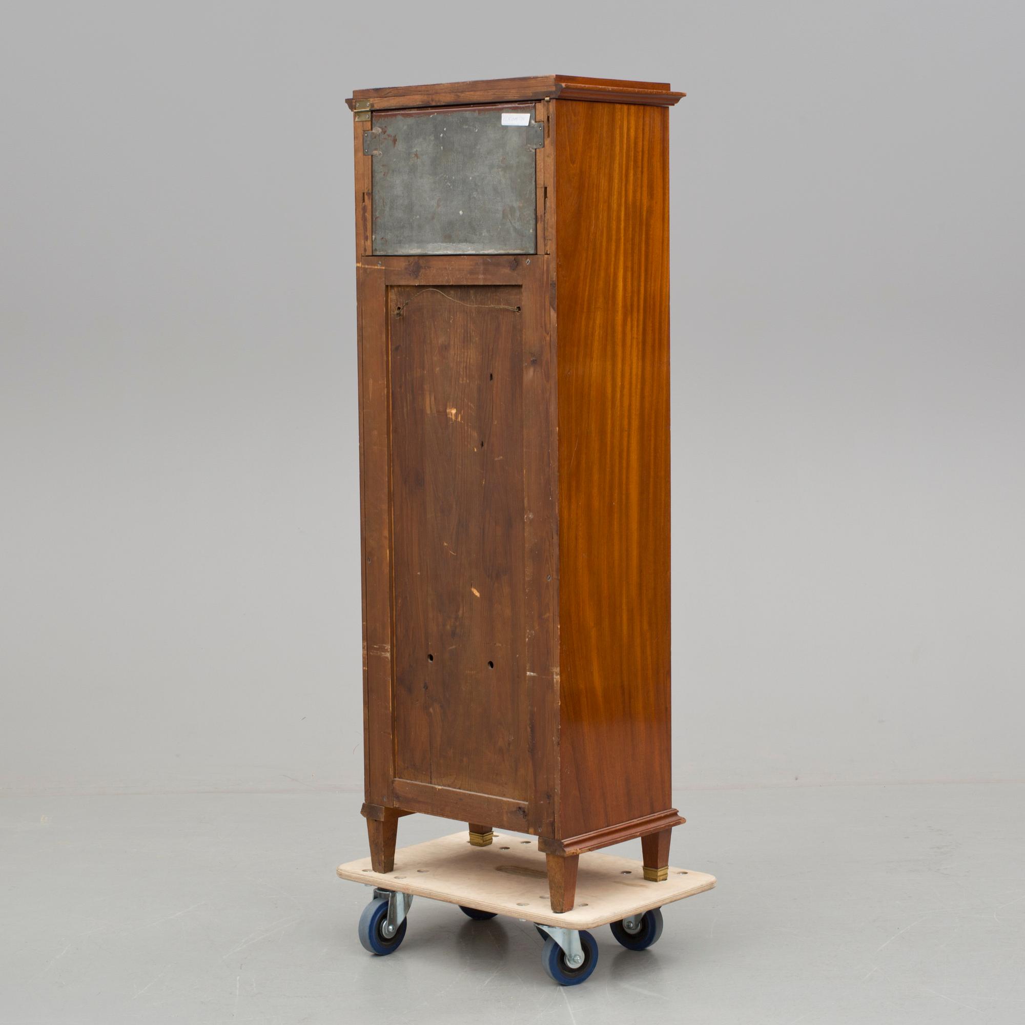 TVÄTTSKÅP, omkring år 1900.