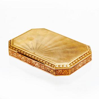 A 20th century 14K gold cigarette case, weight 105,7 grams.