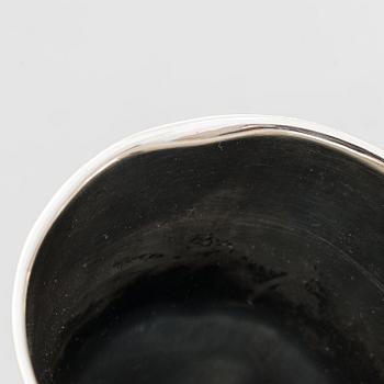 Bägare på fot, 2 st, silver Ryssland 1864 och 1883-86.