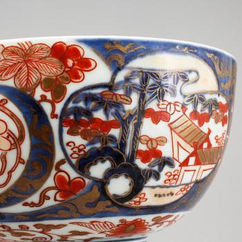 Two porcelian chinese 18th century bowls.