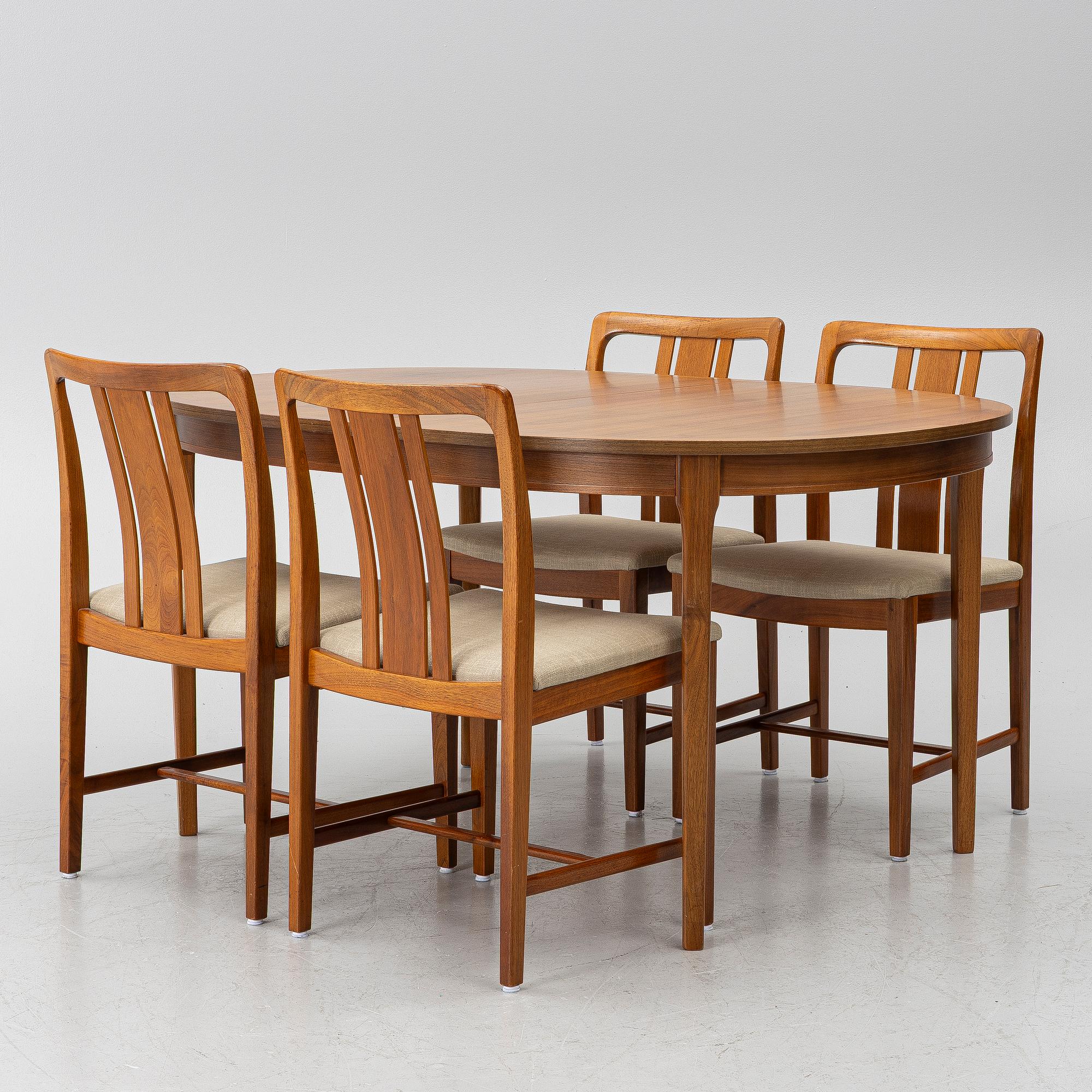 Linde Nilsson, dining table with four chairs.
Lammhult, second half of the 20th century.