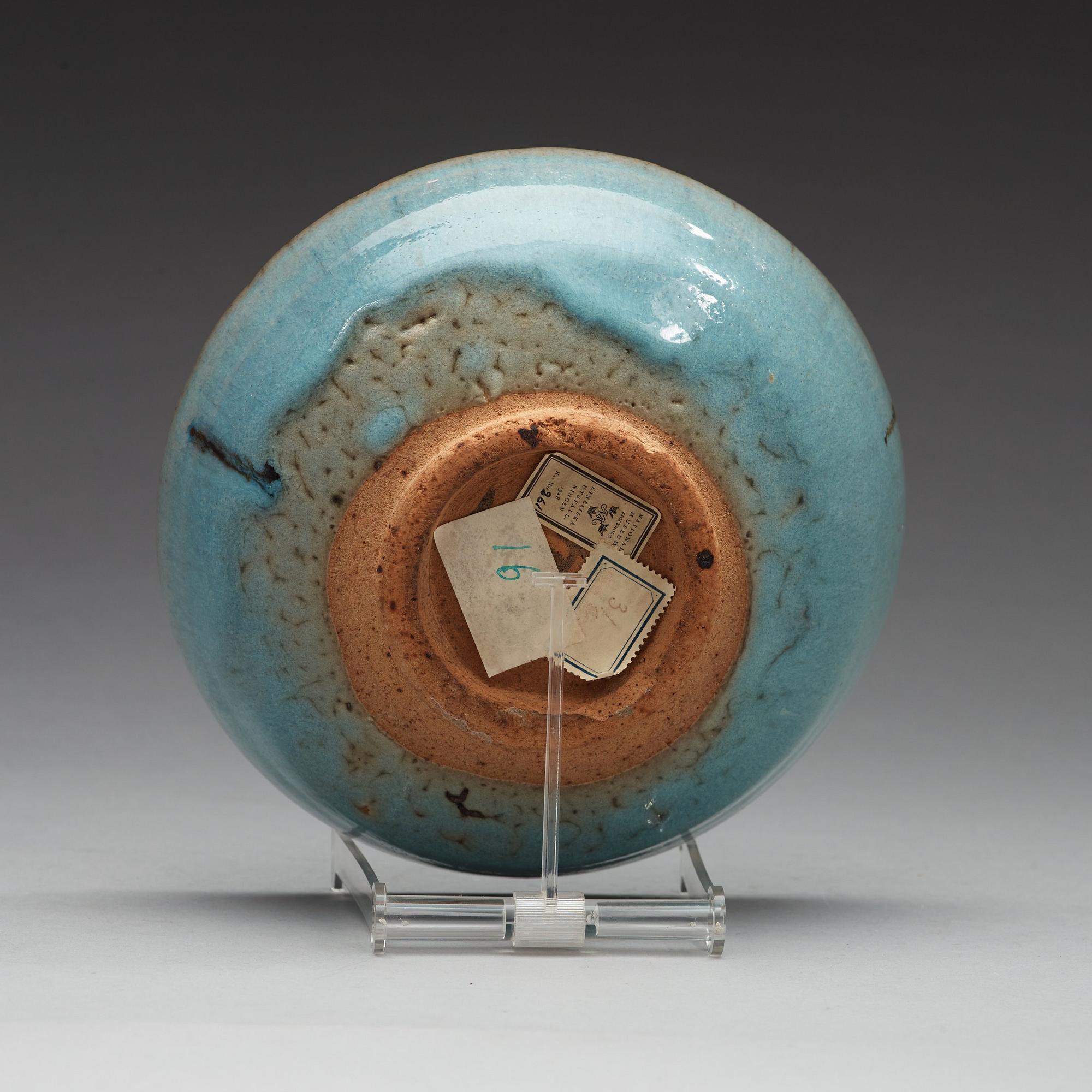 A Junglazed bowl, Song/Yuan dynasty.