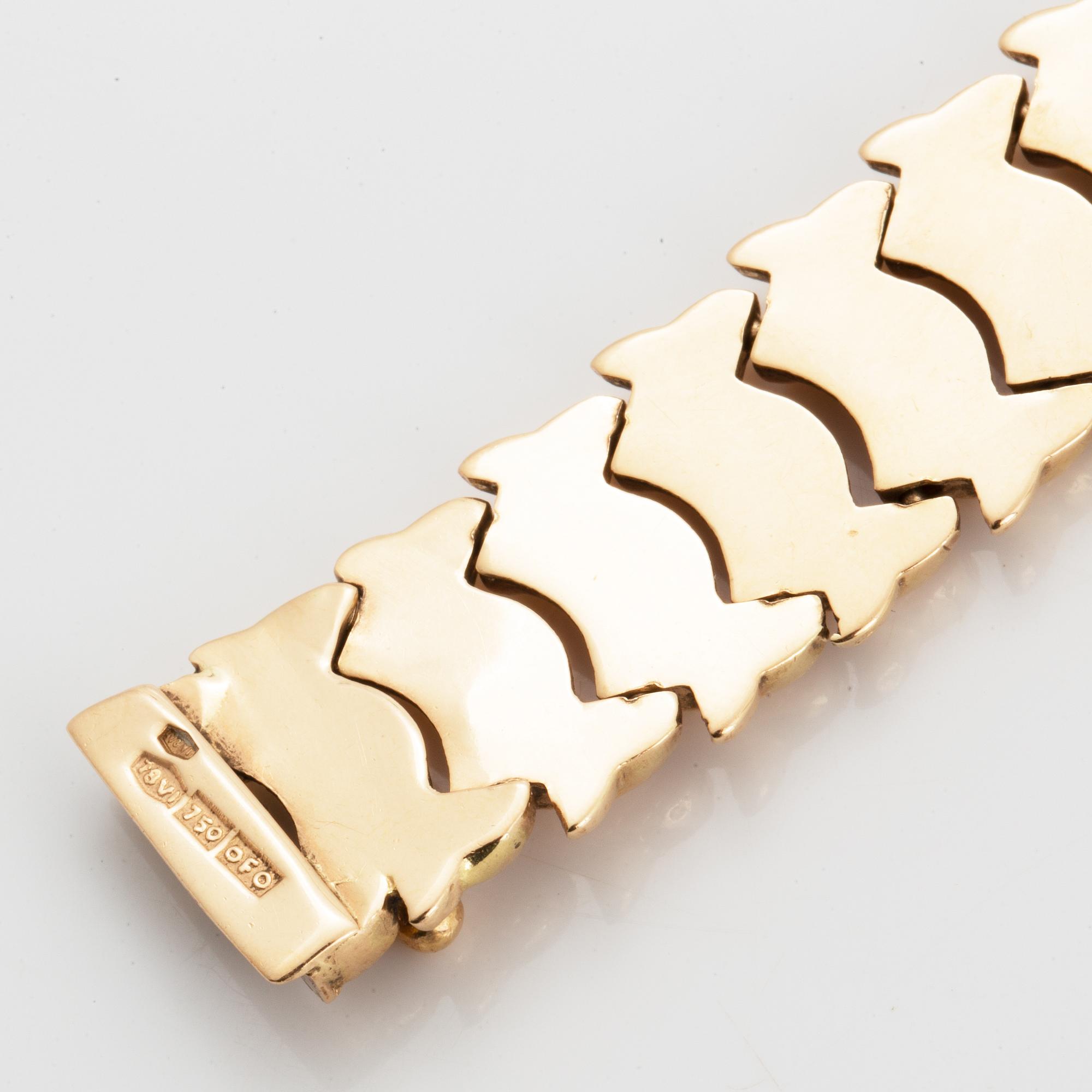 18K gold bracelet.