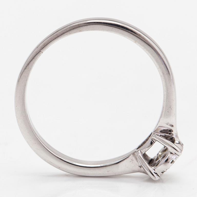 Ring, 14K vitguld, diamanter totalt ca 0.15 ct enligt gravyr.