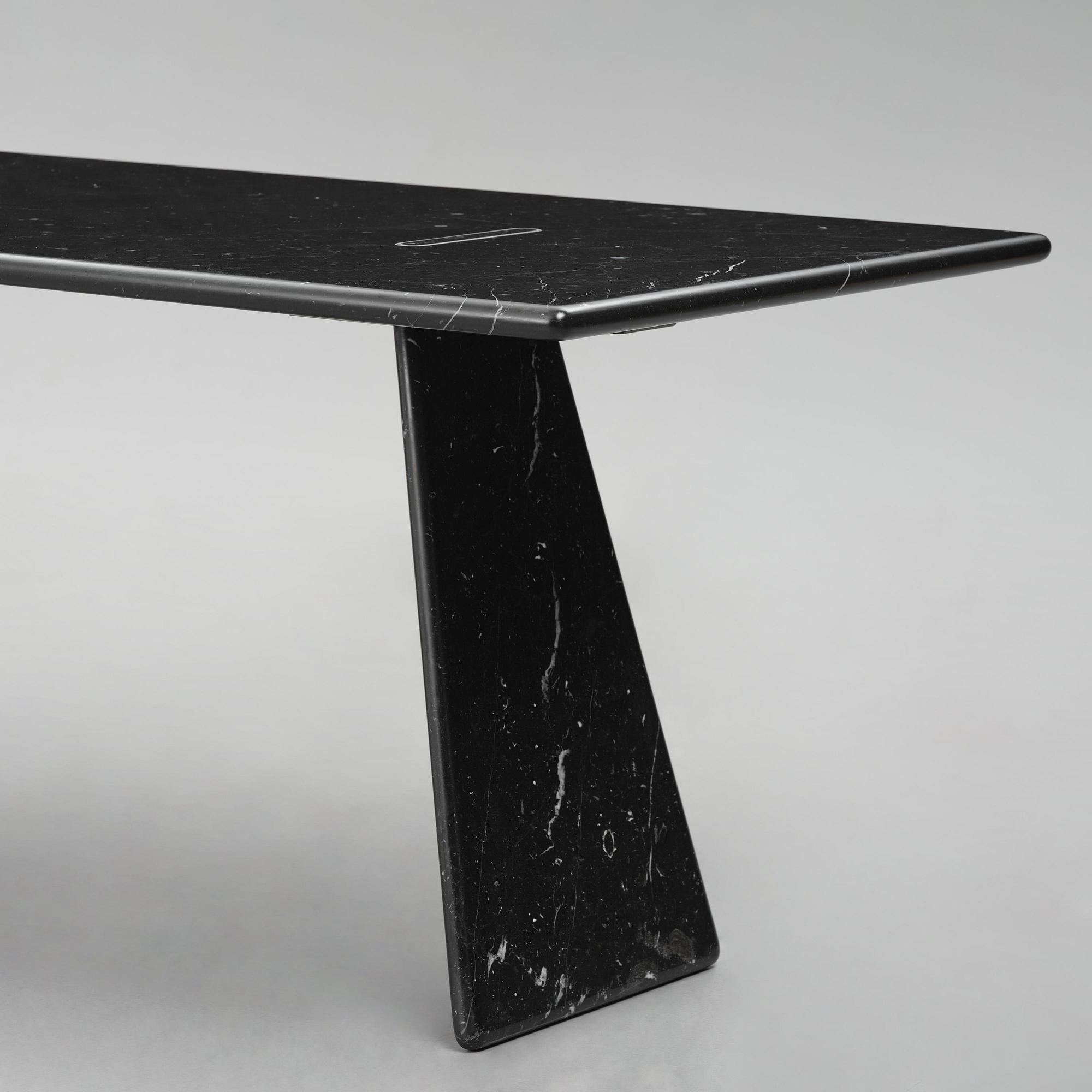 Angelo Mangiarotti, bord, "Asolo", Agapecasa, Italien, 2020.