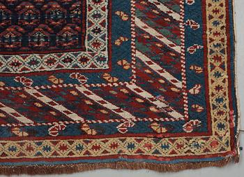 SEMI-ANTIQUE CAUCASIAN RUNNER. 357,5 x 113 cm.