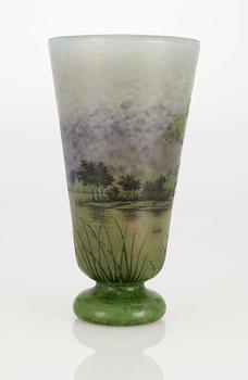 An art nouveau Daum glass vase, Nancy, France.