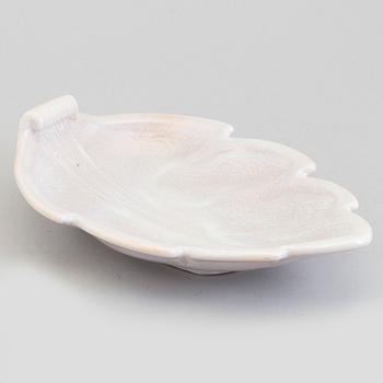 A Gunnar Nylund stoneware bowl from Rörstrand, 1940s.