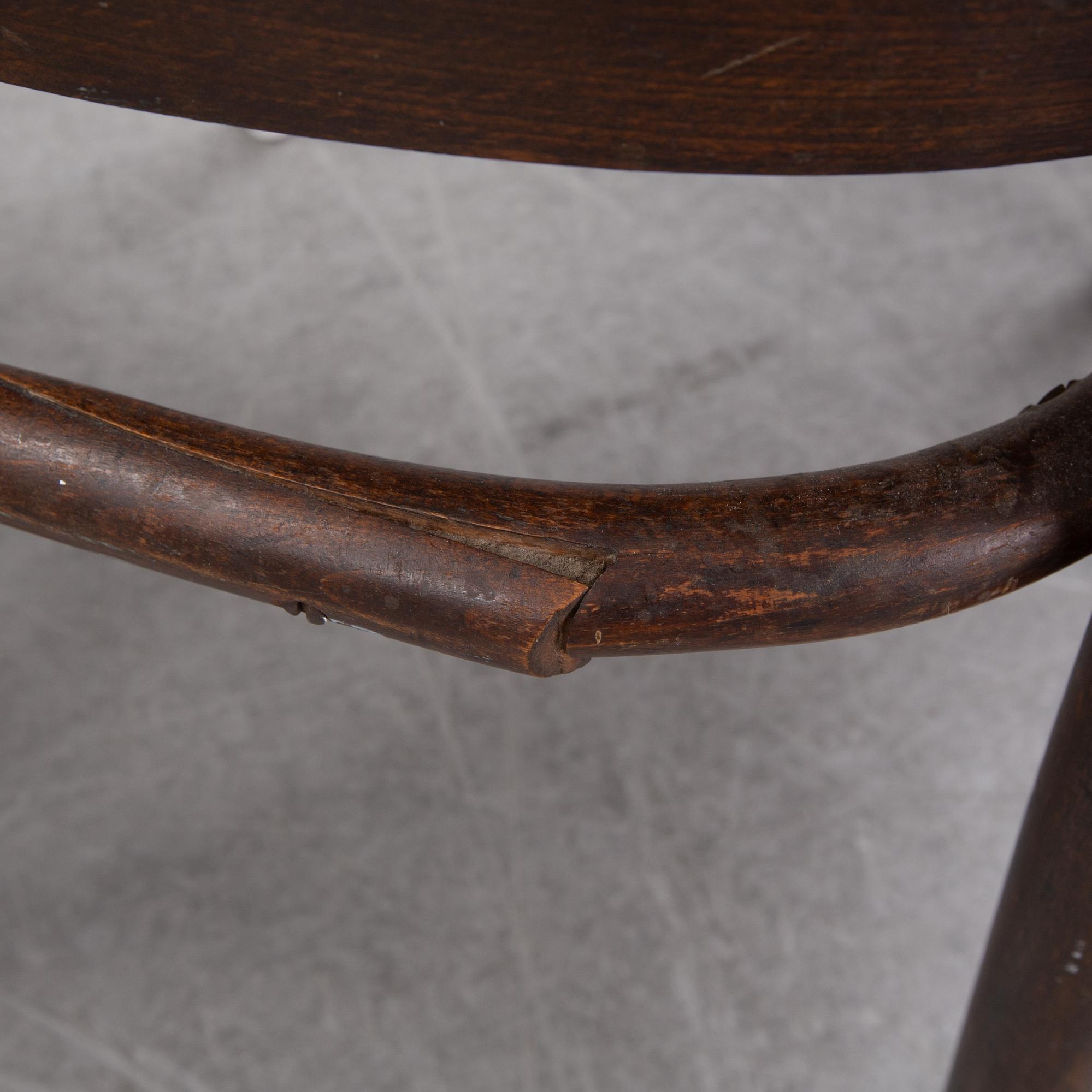A pair of Thonet armchairs from the early 20th century.
