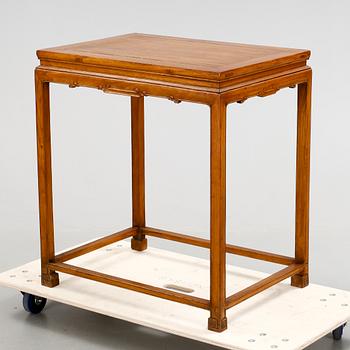 BORD, Kina, 1800-talets första hälft.