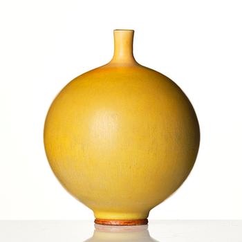 Berndt Friberg, a stoneware vase, Gustavsberg studio, Sweden 1976.