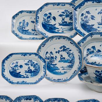 A blue and white dinner service,  Qing dynasty, Qianlong (1736-95). (90 pieces).