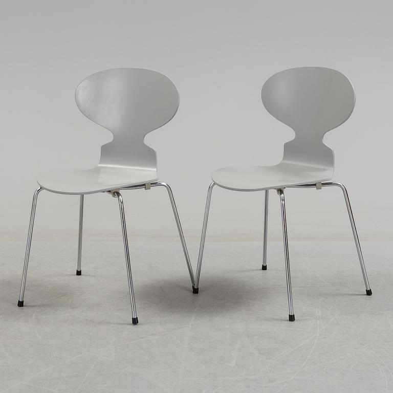 ARNE JACOBSEN, stolar, fem stycken, "Myran", Fritz Hansen, 1993.