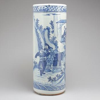 A large Chinese blue and white vase, 20th century.