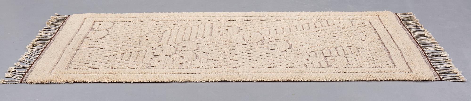Ebba Swedenborg, MATTO, "Björnar", knotted pile in relief, ca 219 x 115 cm, designed by Ebba Swedenborg, Södra Kalmar Läns Hemslöjd.
