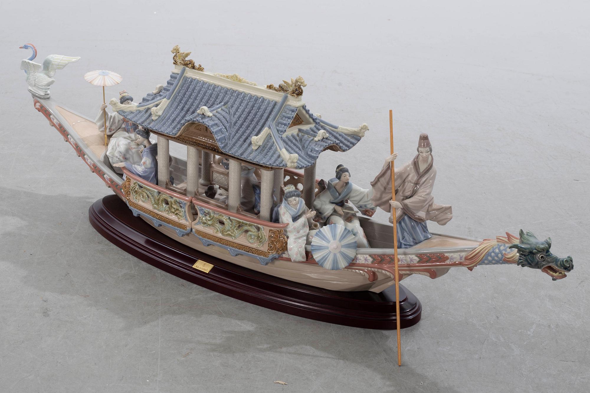 LLADRO, figurgrupp, kinesisk båt, Spanien, 1900-talets slut.